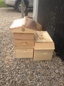 Bee Hive Unboxed